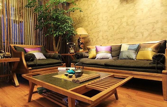 兩個重點(diǎn)，在厚重的東南亞風(fēng)格設(shè)計(jì)上帶來輕盈之感